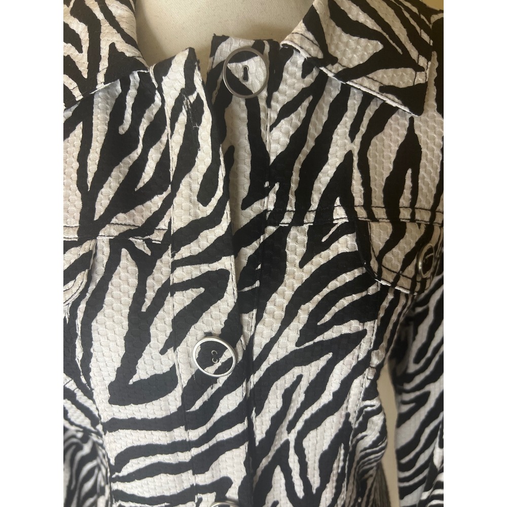 Chicos Zebra Print Jacket Black White Animal Print Button Front Size 2 - Picture 11 of 11